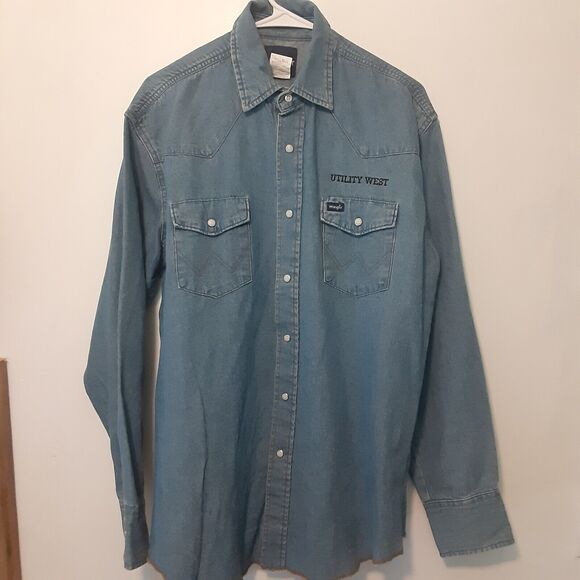 VTG Wrangler Denim Pearl Snap Shirt Adult Mens L Western Cowboy Long Sleeve - Picture 1 of 9